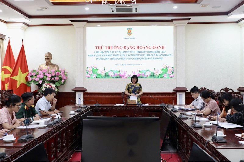 Hoàn thiện báo cáo đánh giá khả năng thực hiện các nhiệm vụ phân cấp, phân quyền